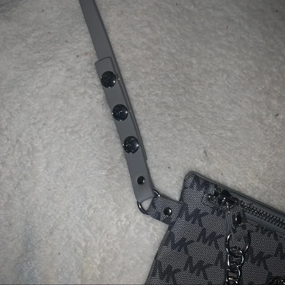 Gray MIchael kors pull chain belt bag
